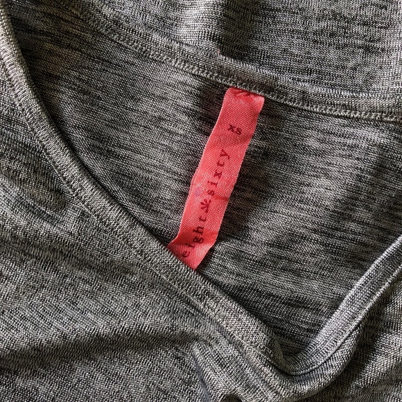 SPACE DYE HEATHER GRAY KNIT PEPLUM WAIST TOP BLOUS - Picture 5 of 6